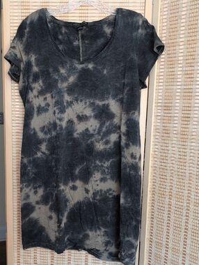 Sanctuary Charcoal and Beige Tie-Dye Scoop Neck Tunic